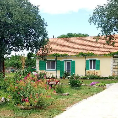 Fafarinka - Close To Krka National Park Konjevrate