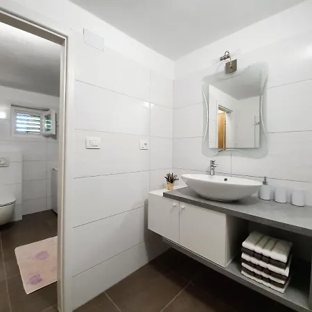 Fafarinka - Close To Krka National Park *