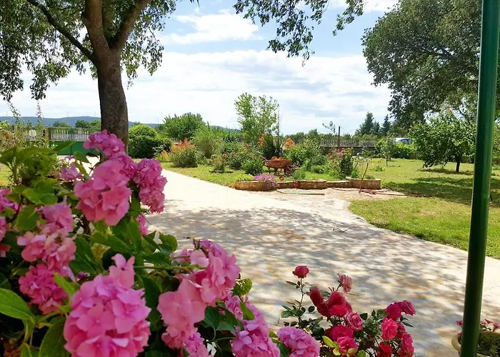 Fafarinka - Close To Krka National Park