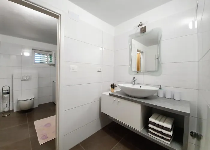 Fafarinka - Close To Krka National Park *