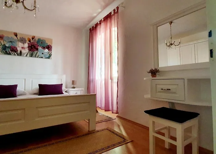 Fafarinka - Close To Krka National Park *